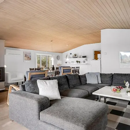 Birla - 900m From The Sea By Interhome